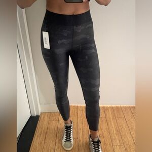 Heroine Sport Black Camouflage Leggings